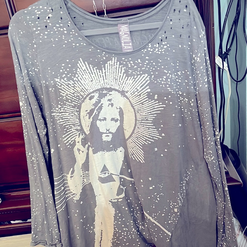 Magnolia Pearl long sleeve T-Shirt. FINAL PRICE ON MP.
